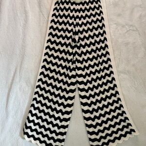 Black and White Zigzag Knit cover up pants